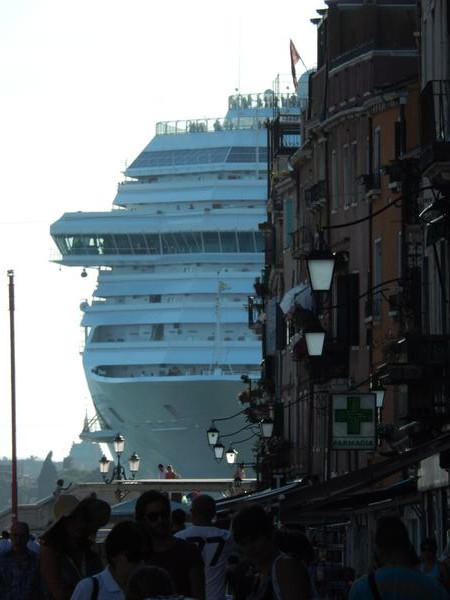 Venise en gros bateau – Venecia en barco grande (2/7)