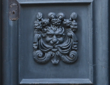 Deux autres portes, dos puertas más